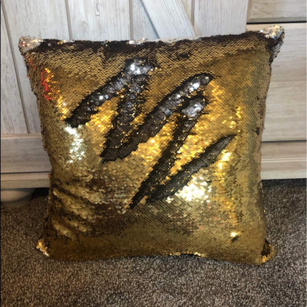 Sparkle pillow
